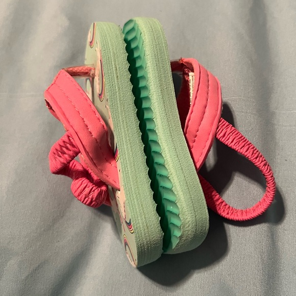 Unicorn 🦄 & Rainbow 🌈 Flip Flops - Picture 5 of 5